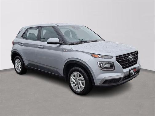 2022 Hyundai VENUE SE