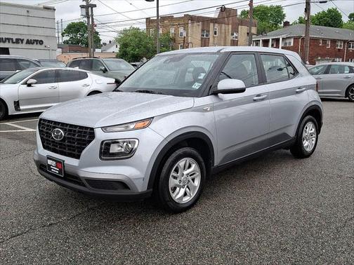 2022 Hyundai VENUE SE
