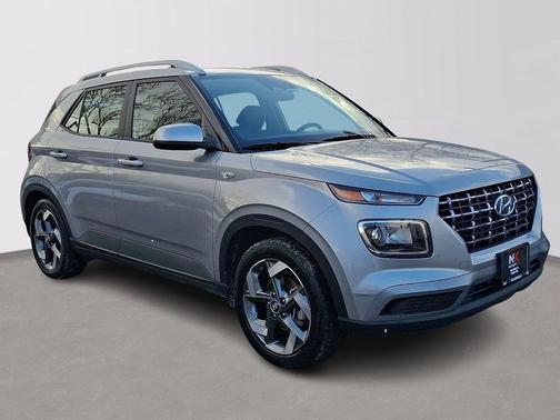 2024 Hyundai VENUE SEL