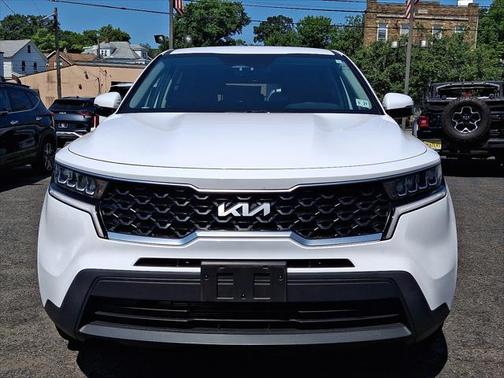 2022 Kia Sorento LX