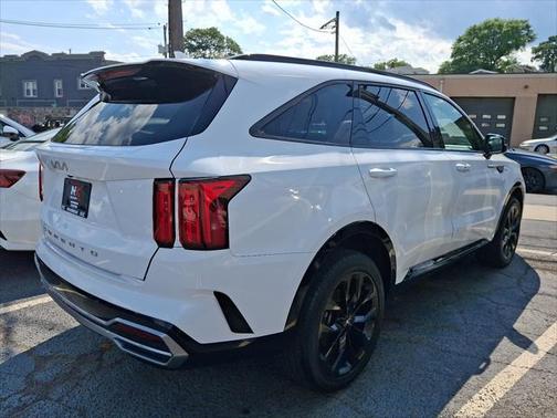 2022 Kia Sorento SX