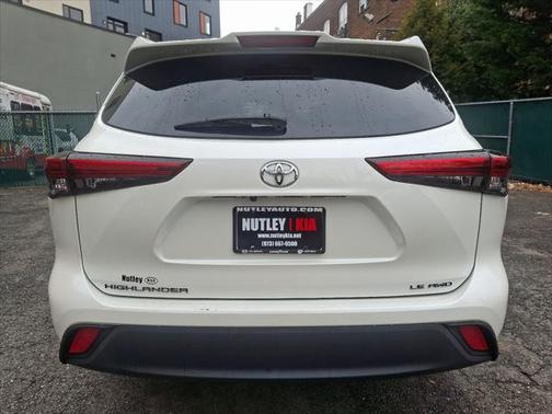 2021 Toyota Highlander LE