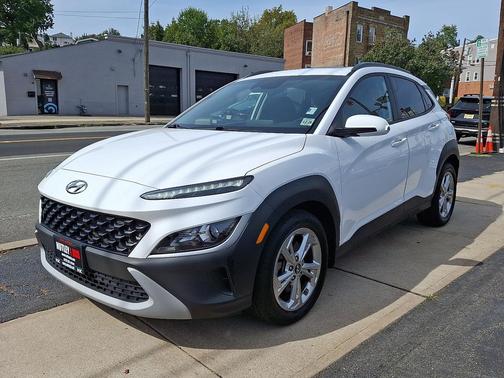2022 Hyundai KONA SEL
