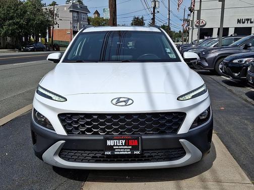 2022 Hyundai KONA SEL
