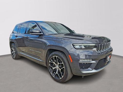 2022 Jeep Grand Cherokee Summit