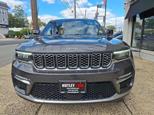 2022 Jeep Grand Cherokee Summit