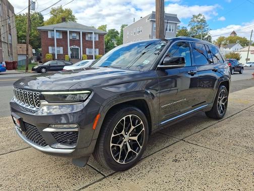 2022 Jeep Grand Cherokee Summit