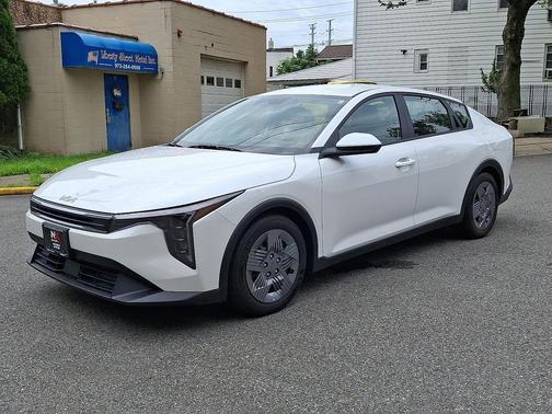 2025 Kia K4 LX