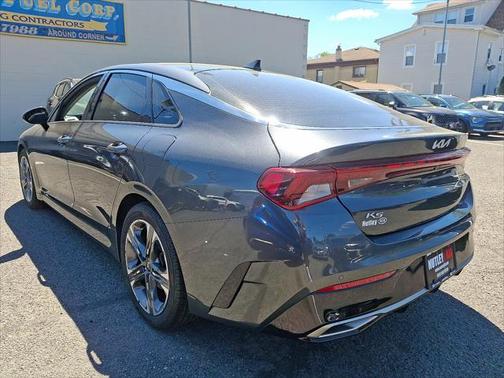 2022 Kia K5 EX