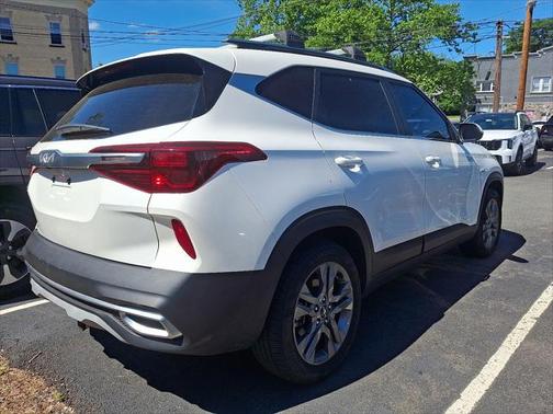 2023 Kia Seltos S