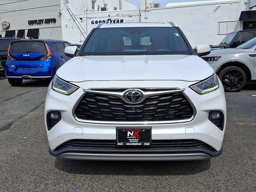 2022 Toyota Highlander Platinum