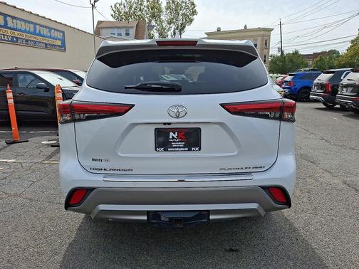 2022 Toyota Highlander Platinum