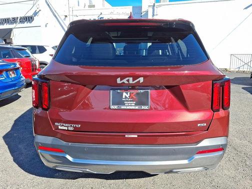 2025 Kia Sorento S