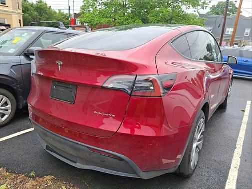 2024 Tesla Model Y Long Range Dual Motor All-Wheel Drive
