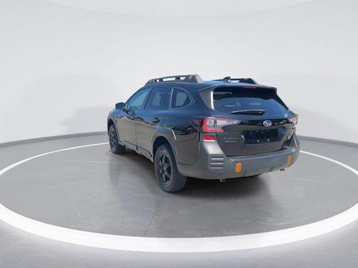 Crystal Black Silica 2024 Subaru Outback Wilderness