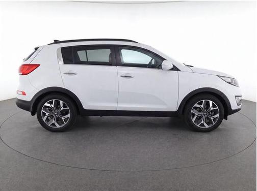 Snow White Pearl 2022 Kia Sportage EX