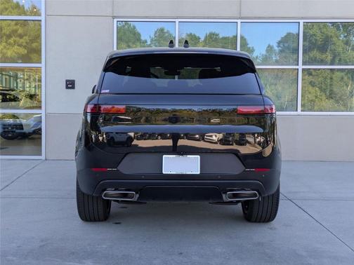 2025 Land Rover Range Rover Sport SE