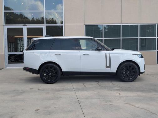 2025 Land Rover Range Rover P400 SE
