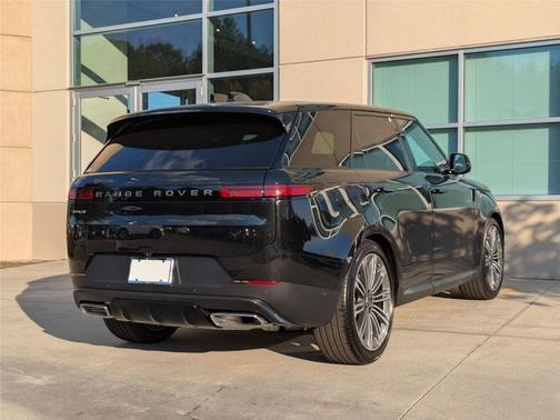 2025 Land Rover Range Rover Sport SE