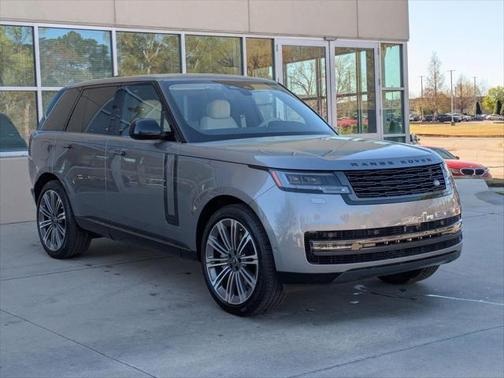 2025 Land Rover Range Rover P530 SE