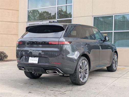 2025 Land Rover Range Rover Sport SE