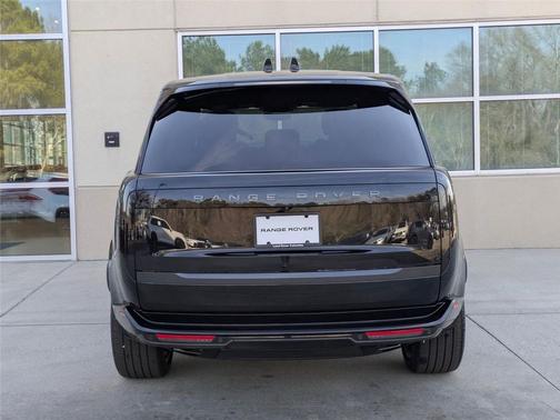 2026 Land Rover Range Rover P400 SE