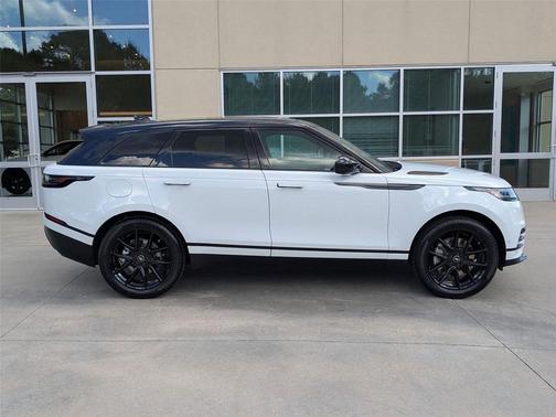 2026 Land Rover Range Rover Velar P250 SE R-Dynamic