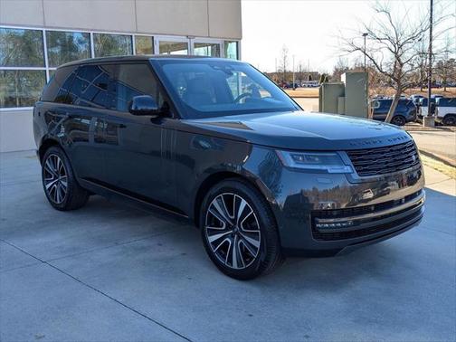 2025 Land Rover Range Rover P550e SE