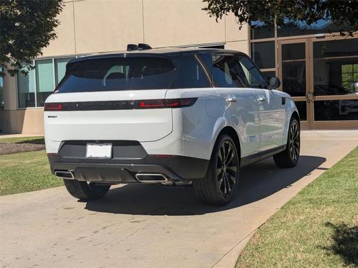 2025 Land Rover Range Rover Sport SE