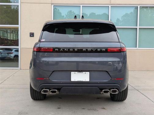 2025 Land Rover Range Rover Sport SE