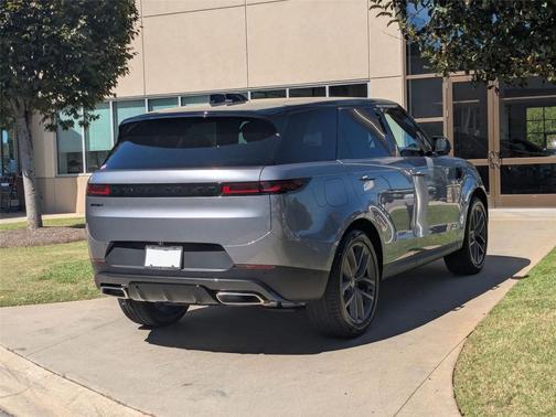 2025 Land Rover Range Rover Sport SE