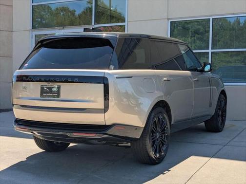 2025 Land Rover Range Rover P400 SE 7 Seat