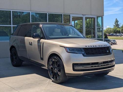 2025 Land Rover Range Rover P400 SE 7 Seat