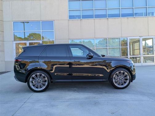 2025 Land Rover Range Rover Sport SE
