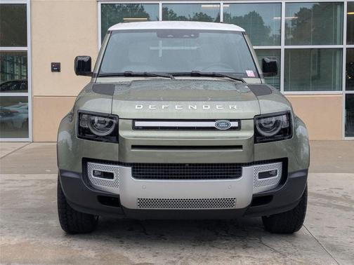 2025 Land Rover Defender 110 P300
