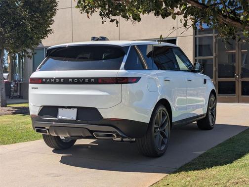 2025 Land Rover Range Rover Sport SE