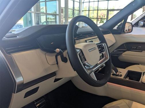 2025 Land Rover Range Rover P400 SE