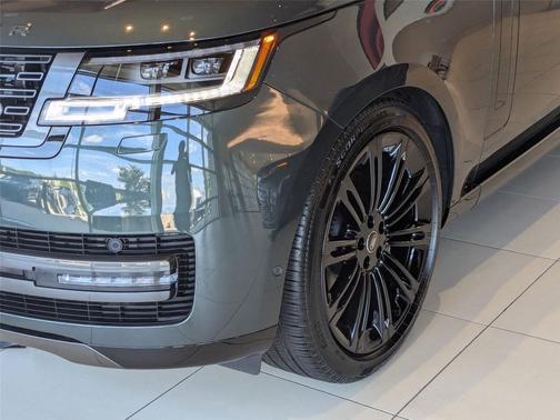 2025 Land Rover Range Rover P400 SE