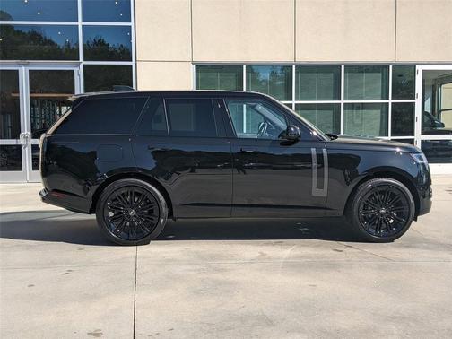 2025 Land Rover Range Rover P400 SE