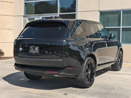 2025 Land Rover Range Rover P400 SE