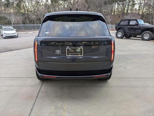 2025 Land Rover Range Rover P550e SE