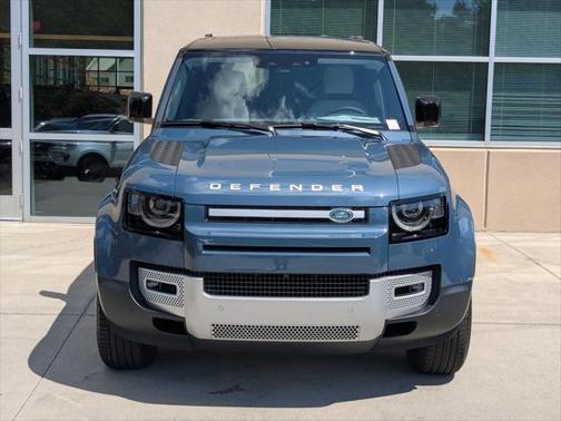 2025 Land Rover Defender 110 P400 S