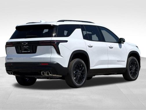 Summit White 2026 Chevrolet Traverse LT