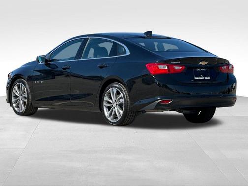 Mosaic Black Metallic 2023 Chevrolet Malibu LT