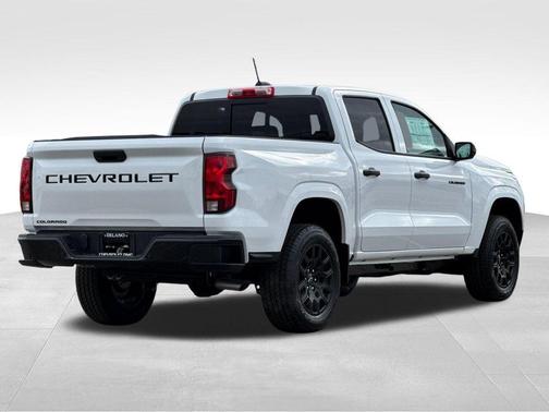 Summit White 2026 Chevrolet Colorado WT