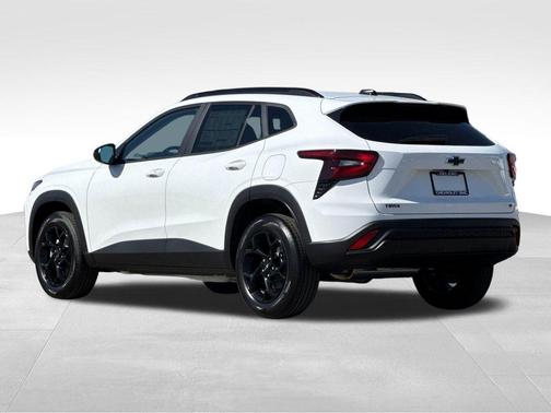 Summit White 2026 Chevrolet Trax LT