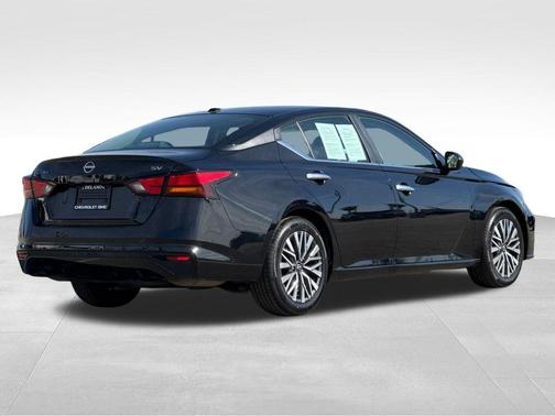 Black 2024 Nissan Altima 2.5 SV