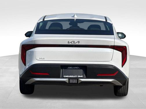 Snow White Pearl 2025 Kia K4