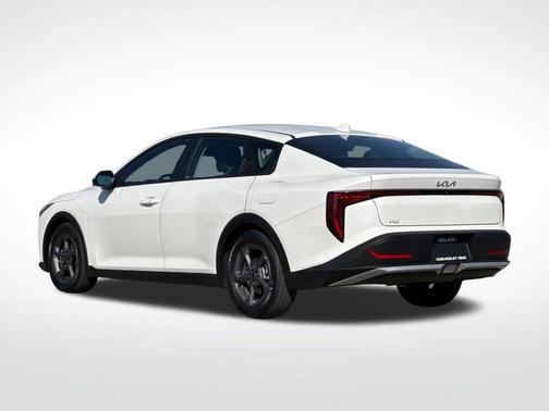 Snow White Pearl 2025 Kia K4