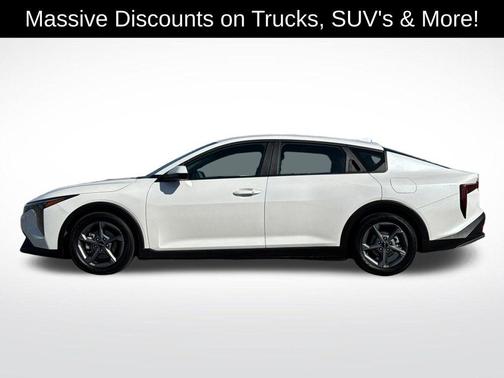 Snow White Pearl 2025 Kia K4